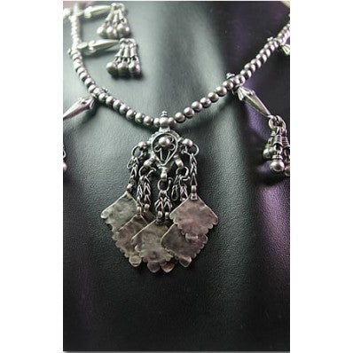 Collier indien en argent mil. XXème ---