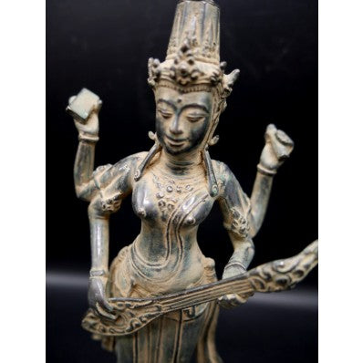 Statue indienne : Sarasvati ---