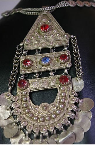 Pendentif indien de danse traditionel mil. XXème