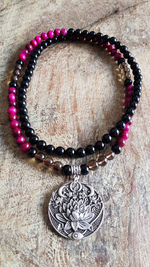 Bracelet collier mala tibétain en fluorite et onyx avec fleur de lotus